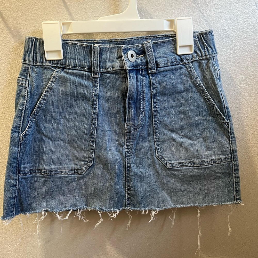 No boundaries high-rise extra small or size 1 denim‎ skirt.